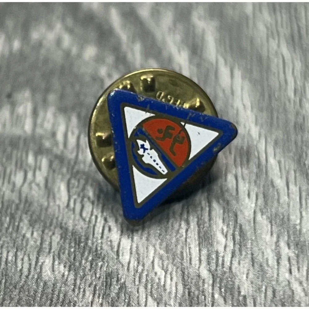 Vintage BSA Boy Scouts Pin Olympic Torch Runner Gold Tone Enamel Lapel Badge